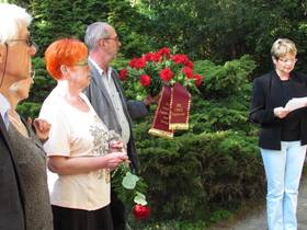 8. Mai 2016 Ehrung am Sowjetischen Ehrenmal und zugleich auch Friedhof in der Fleischerstrasse