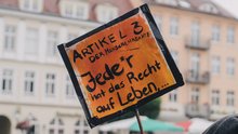 Demo auf dem Greifswalder Markt (Bild: Ole Kracht)